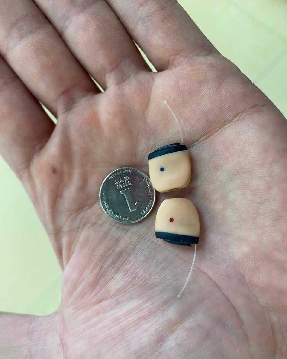 سماعات غير مرئية IIC بحجم أصغر من عملة معدنية